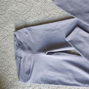 Fabletics leggings gray no tag but probably size small or medium